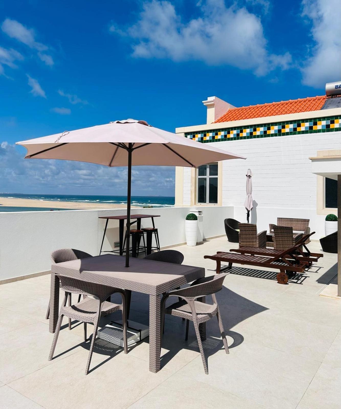 Foz Beach House - Rooftop & Sea View Foz do Arelho Exterior photo